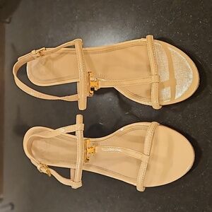 💕TORY BURCH💕 Saffiano Patent Leather Logo T-Strap Heels ~ Nude 11